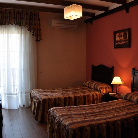 Apartamentos El Mirador Del Soto Sotoserrano Rum bild