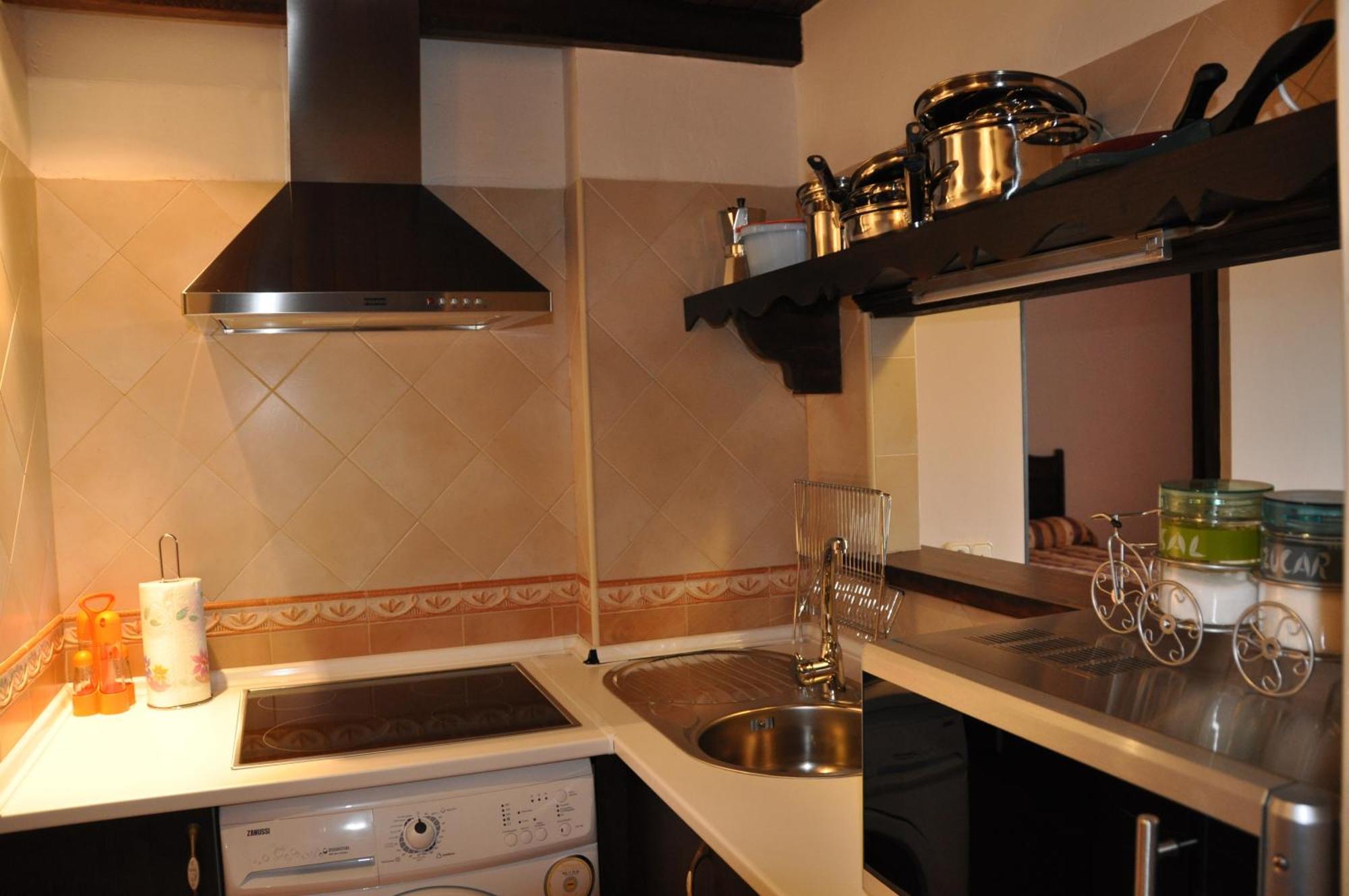 Apartamentos El Mirador Del Soto Sotoserrano Rum bild