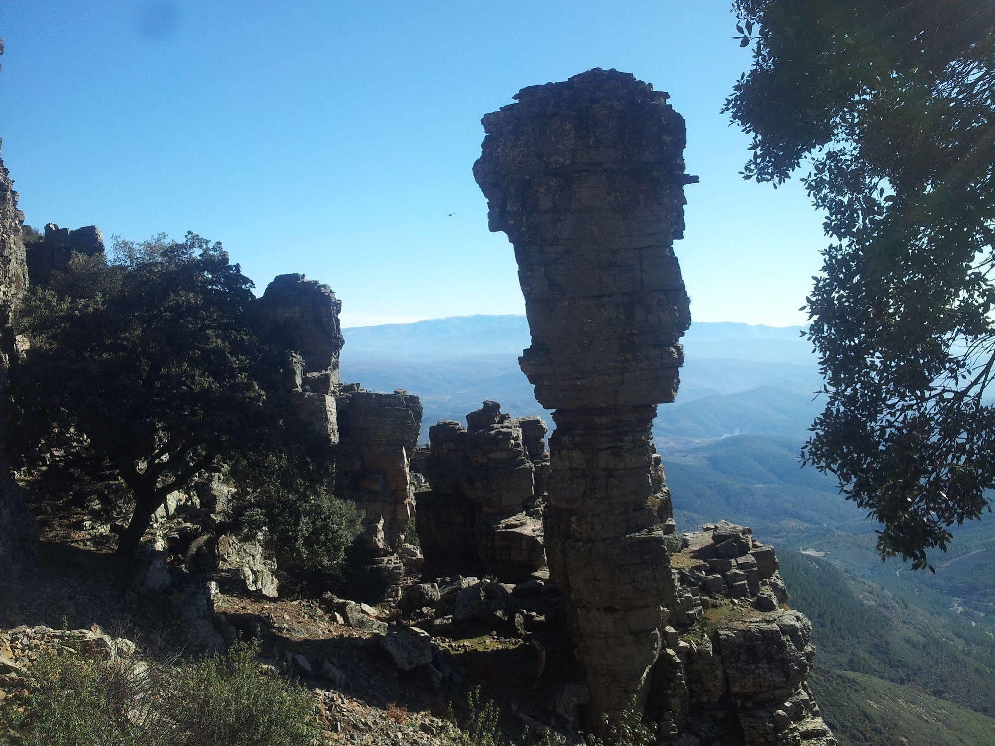 Apartamentos El Mirador Del Soto Sotoserrano Exteriör bild